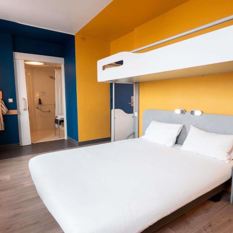 ibis budget Paris Porte de Vincennes - Chambre Lit King-Size pour Personnes à Mobilité Réduite - 1