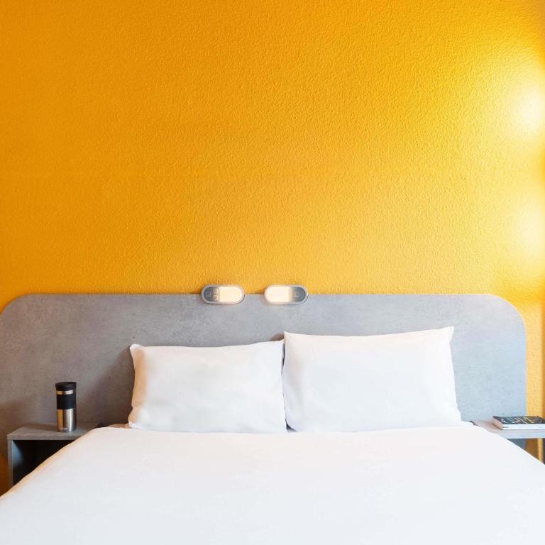 ibis budget Paris Porte de Vincennes - Chambre pour Personnes à Mobilité Réduite avec Lit Queen-Size Adapté - 4