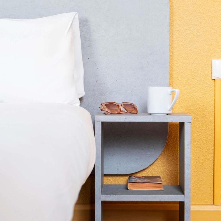 ibis budget Paris Porte de Vincennes - Chambre Lit King-Size pour Personnes à Mobilité Réduite - 7