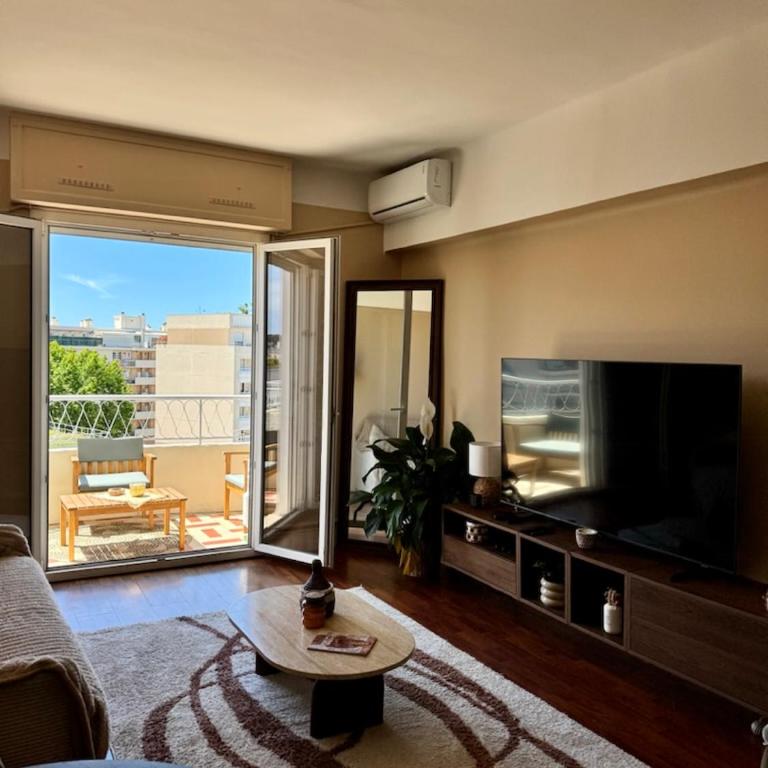 Appartement moderne au centre de Juan les Pins - Apartment mit 1 Schlafzimmer - 1