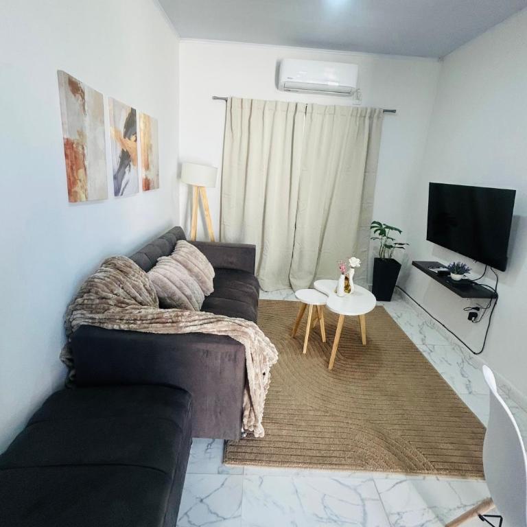 Aura Apart - Two-Bedroom Apartment - High Floor - 5