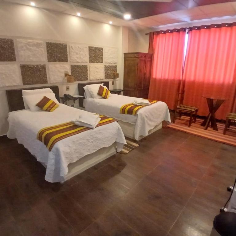 Hotel Cristales De Sal - Twin Room with City View and Private Bathroom - 1