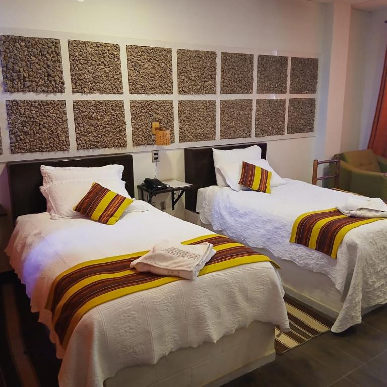 Hotel Cristales De Sal - Twin Room with City View and Private Bathroom - 2