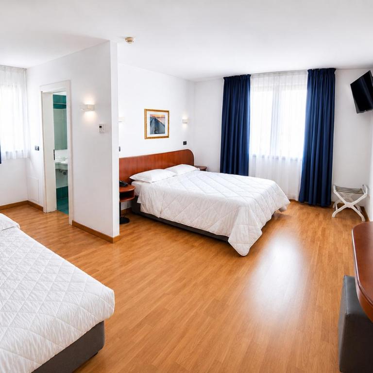 Hotel Falcone - Camera Tripla Classic - 1