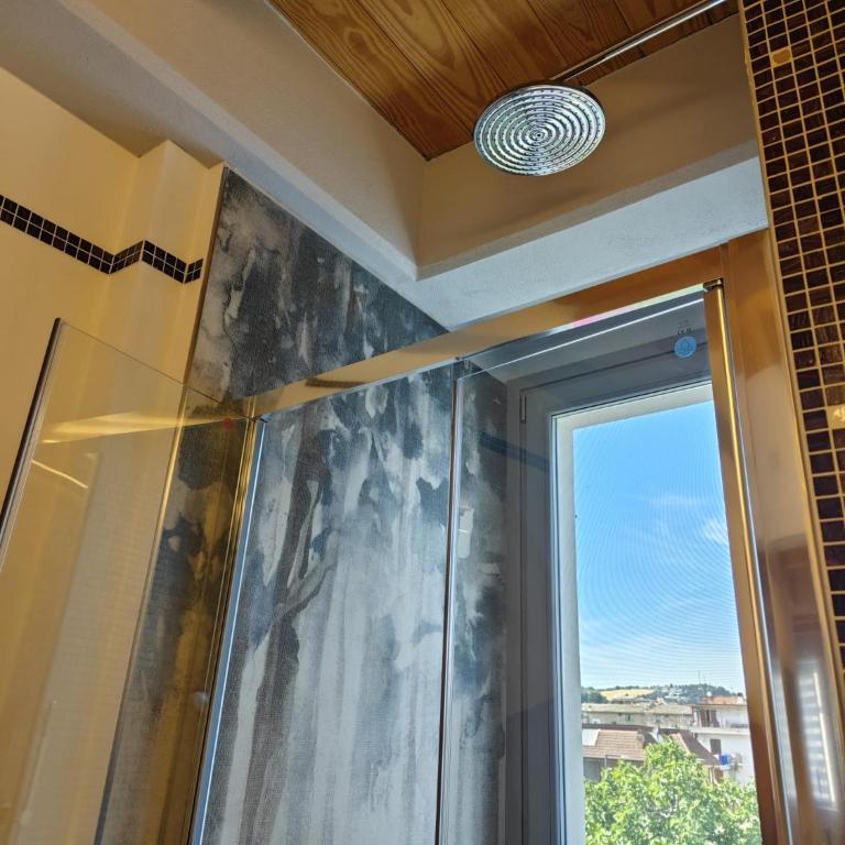 EKK Boutique Rooms Camere eleganti nel cuore di San Benedetto del Tronto - Camera Matrimoniale con Bagno Privato - 12