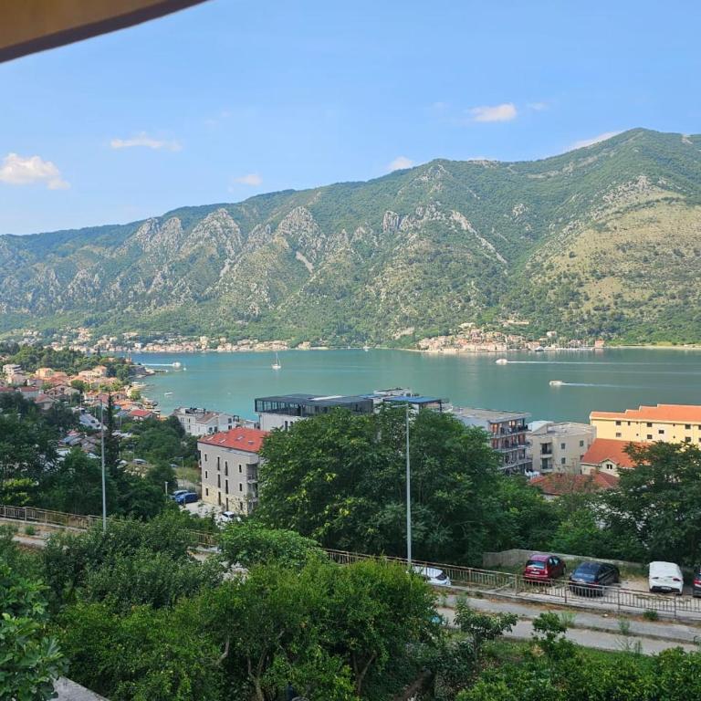 Apartment Milos - Apartment mit 2 Schlafzimmern, Terrasse und Meerblick - 2