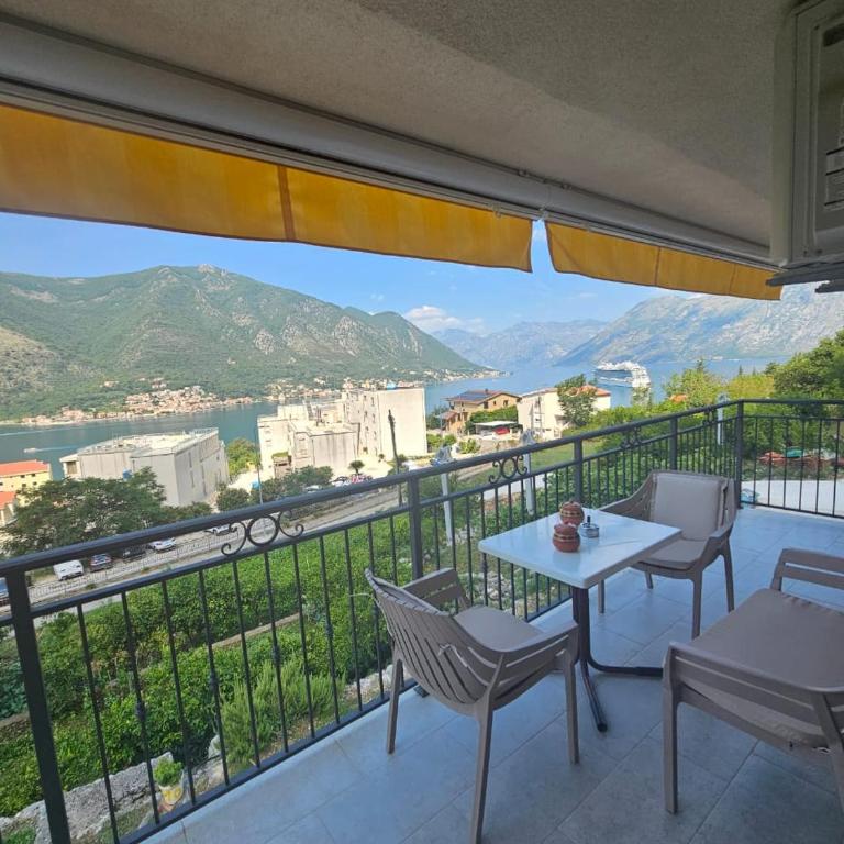 Apartment Milos - Apartment mit 2 Schlafzimmern, Terrasse und Meerblick - 8
