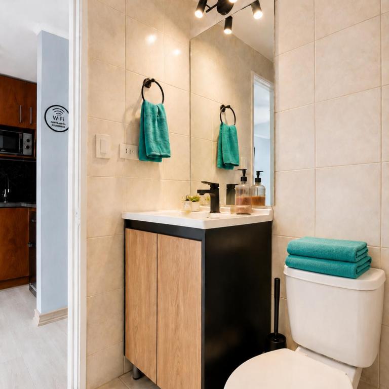 King Bed + Parking | Barrio Italia - One-Bedroom Apartment - 8