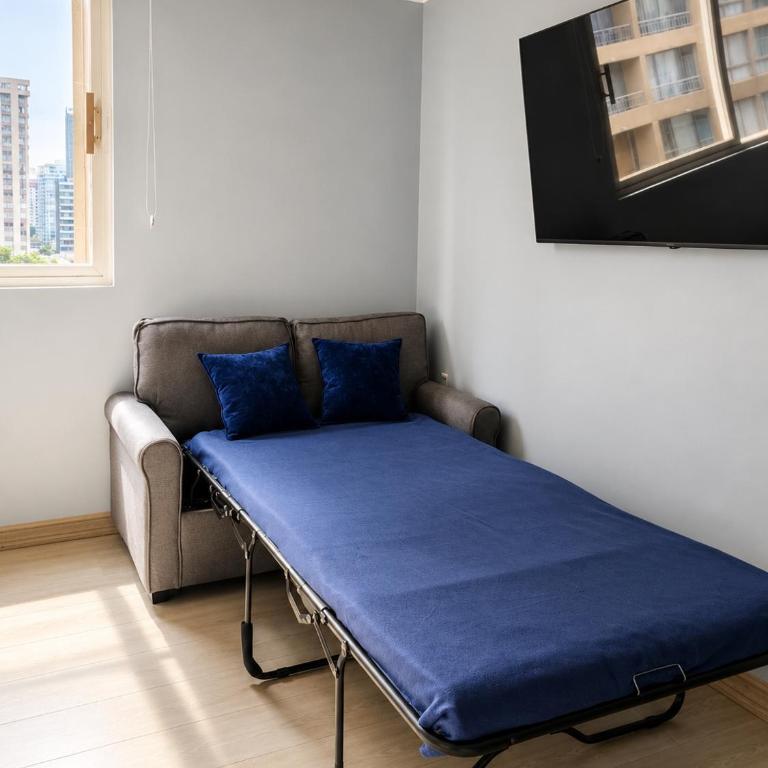 King Bed + Parking | Barrio Italia - One-Bedroom Apartment - 9