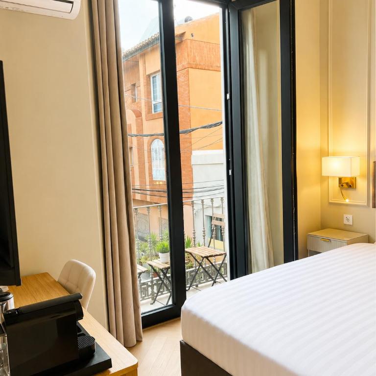 Malaga Rooms - Habitación Doble Deluxe con balcón - 12