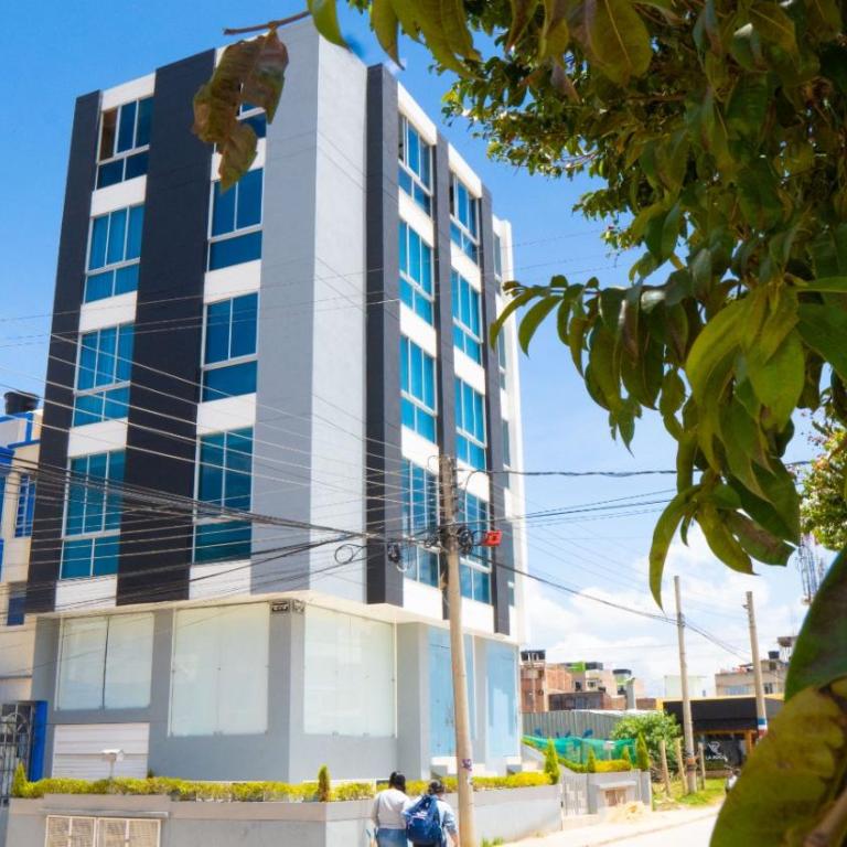 Sky Suite - One-Bedroom Apartment - 3