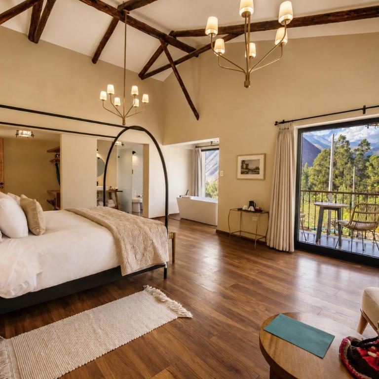 Sierra Sacred Valley - Deluxe King Room - 4