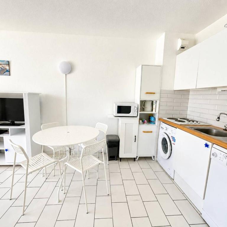 Bel appart vue montagnes, terrasse - 4 pers. - FR-1-388-262 - Apartment - 6