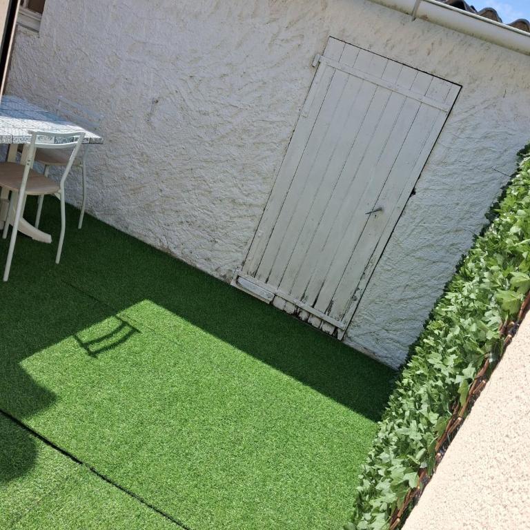 Cocon 4 pers aux sables, clim et parking gratuit - One-Bedroom Apartment - 5