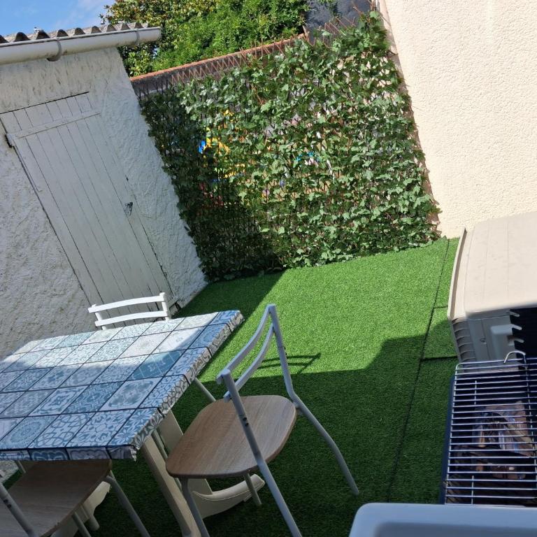 Cocon 4 pers aux sables, clim et parking gratuit - One-Bedroom Apartment - 4