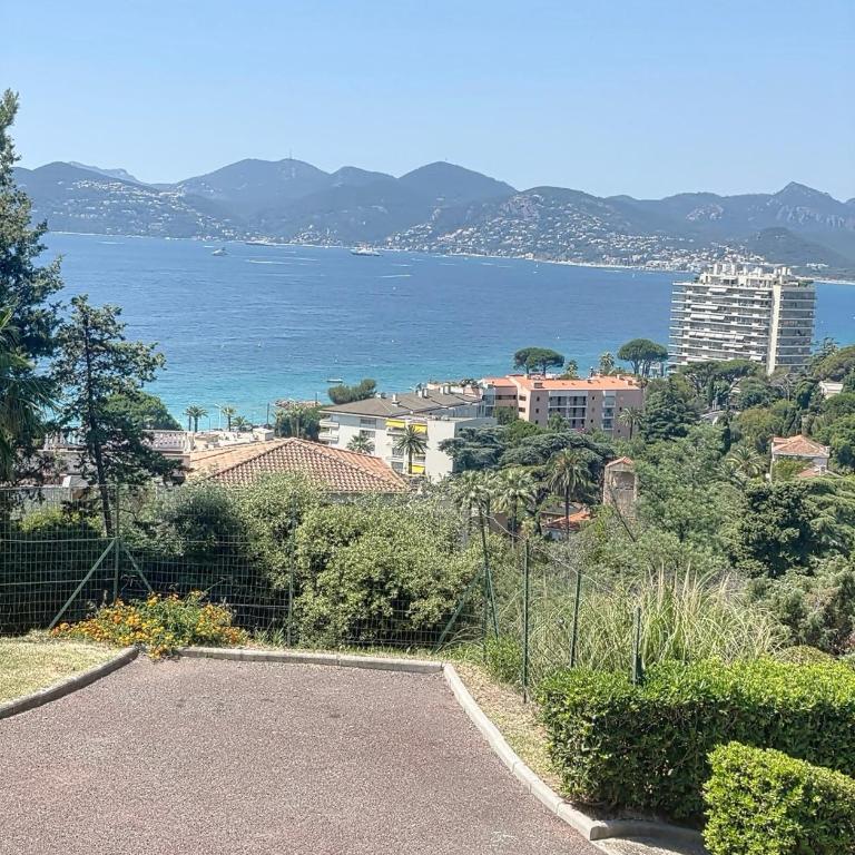 Evasion à Cannes - vue mer - Terrasse - Piscine - Appartement 2 Chambres - 4