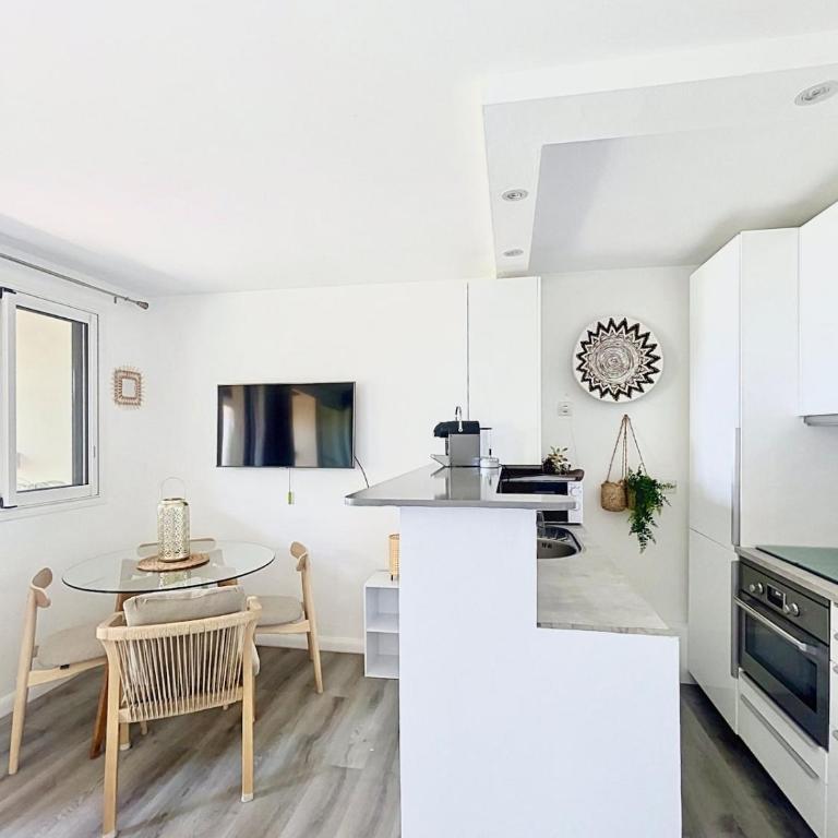 Evasion à Cannes - vue mer - Terrasse - Piscine - Appartement 2 Chambres - 11