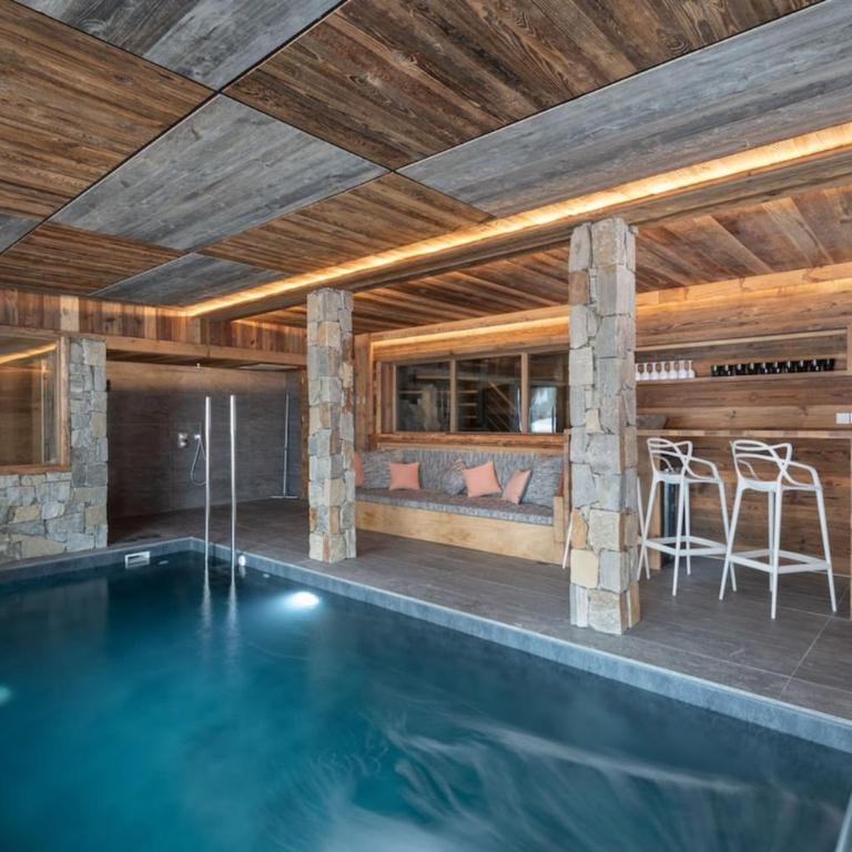 La Vallée Cerena Luxury Chalet with Indoor Pool Sauna & Fireplace - Chalet - 4