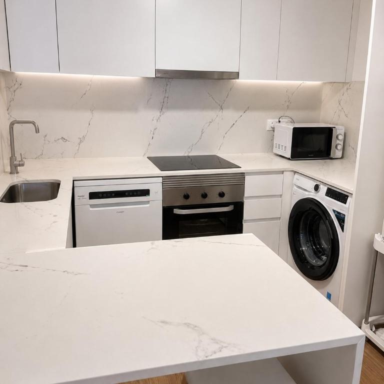Piso Moreras - Two-Bedroom Apartment - 12