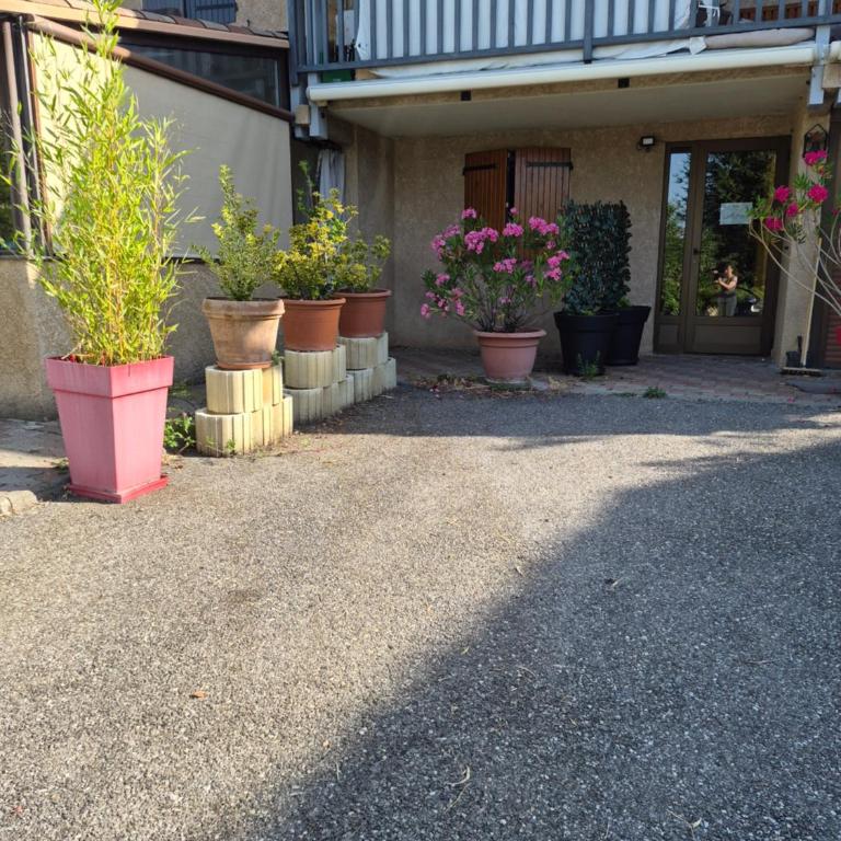 Lumineux et charmant T3 au calme avec place de parking - Appartement 2 Chambres - 17