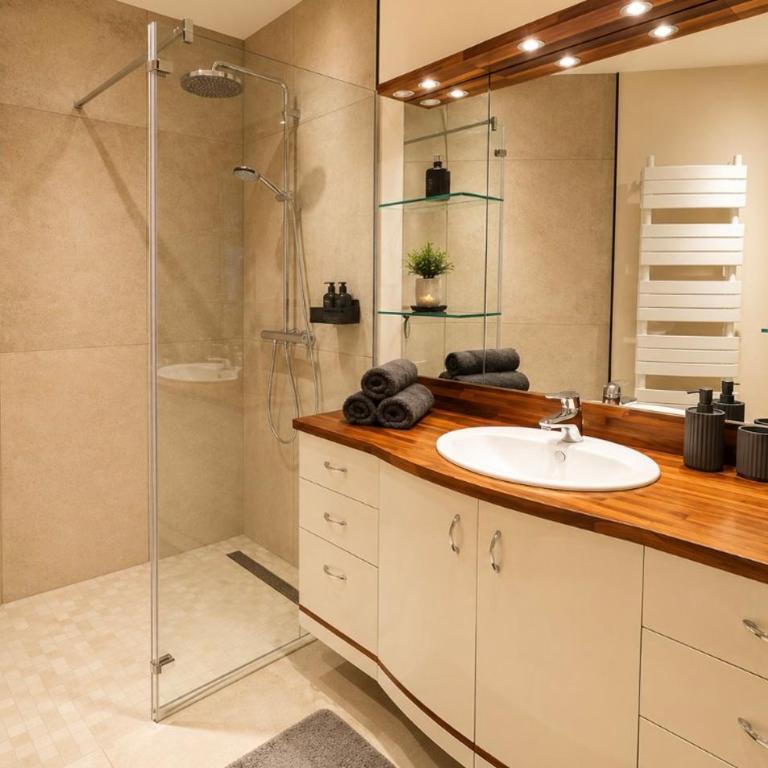 Luxe & Confort - Piscine - Plage à Pied - 9 Pers - Premium Apartment mit 3 Schlafzimmern - 29