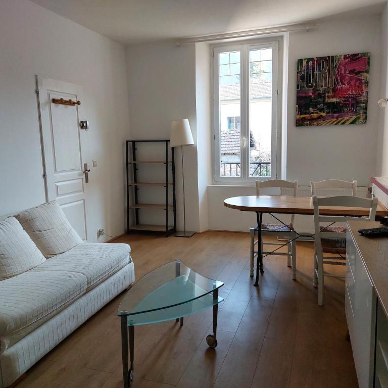 Beautiful apartment in Provençal residence with garden and WiFi - Appartement - Vue sur Jardin - 8