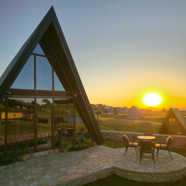 Falcon View Zabljak - Three-Bedroom Villa - 6