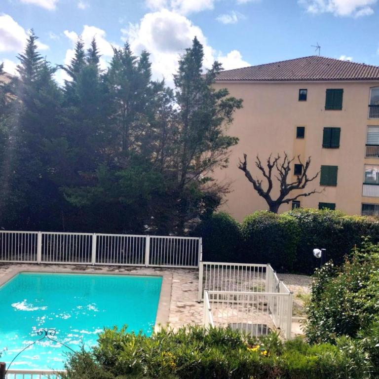 Flat with terrace in Sanary-sur-Mer - Studio - 2