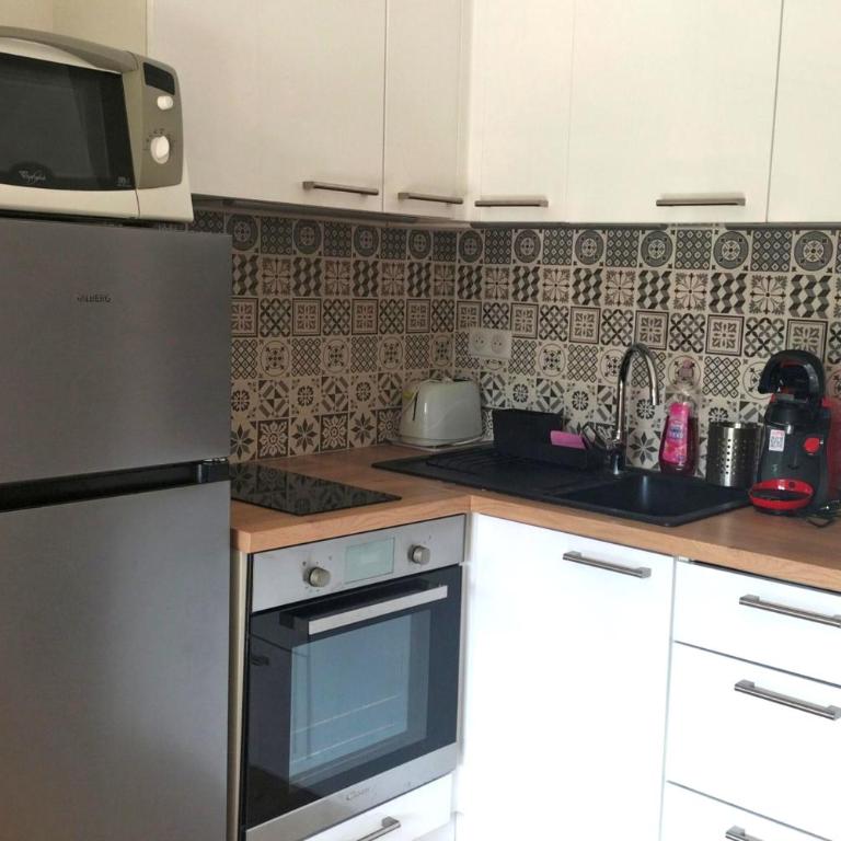 Flat with terrace in Sanary-sur-Mer - Studio - 5