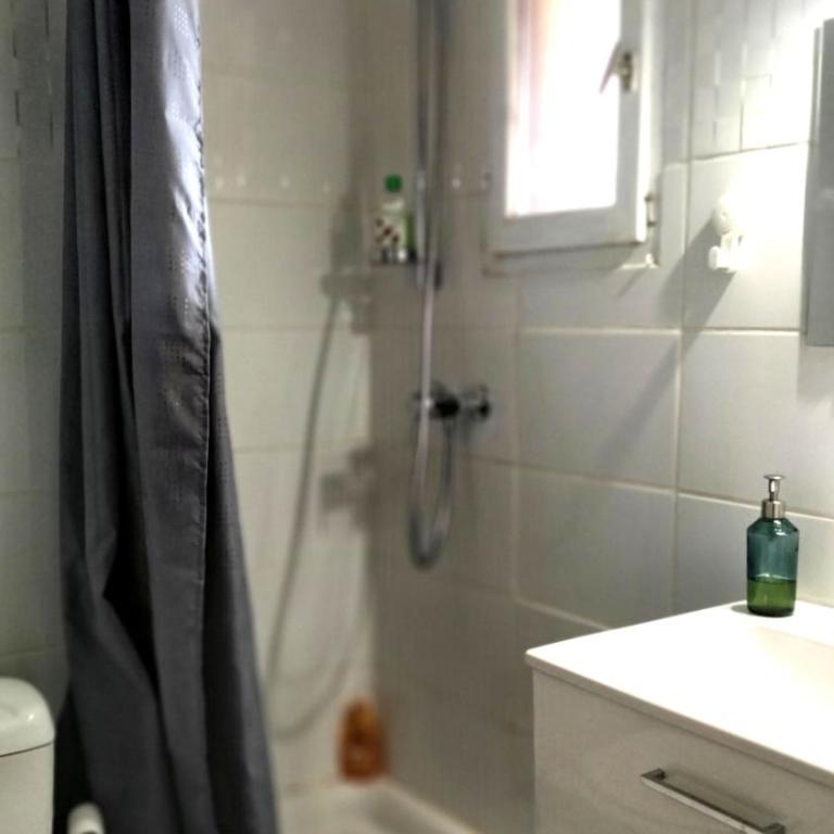 Flat with terrace in Sanary-sur-Mer - Studio - 9