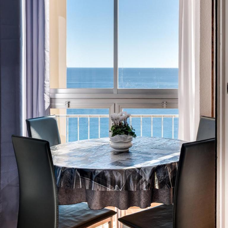 Tra cielo e mare Sanremo - Appartamento con 1 Camera da Letto, Vista Mare e Balcone - 4