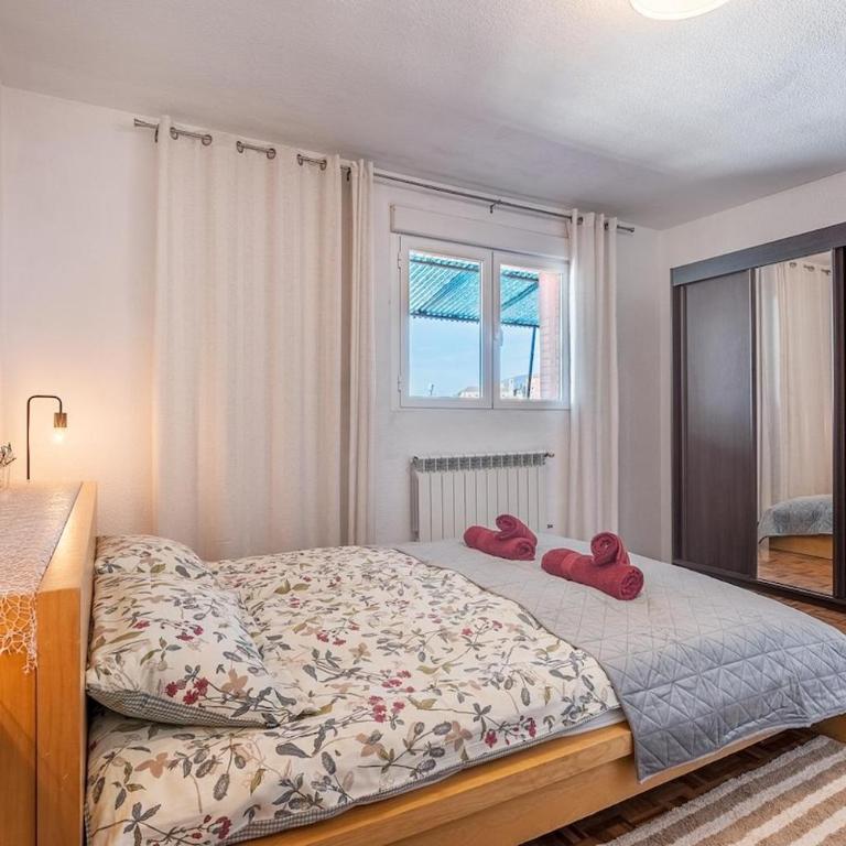 Precioso ático a los pies del Albaycin - Three-Bedroom Apartment - 25
