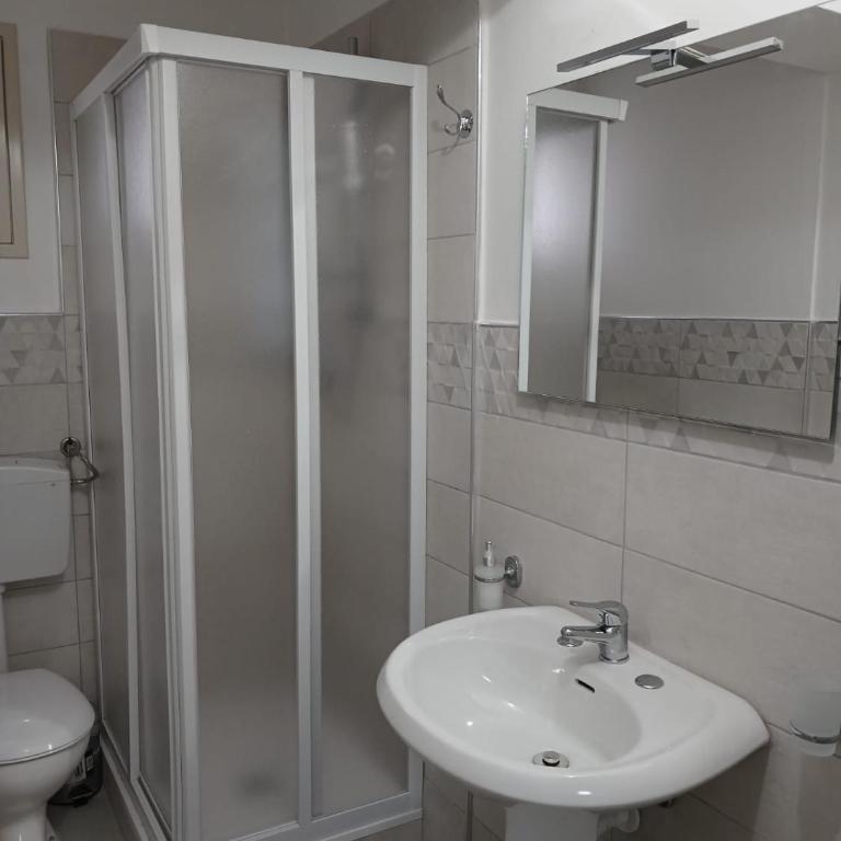 Villa dei Pini - Casa con 3 Camere da Letto - 16