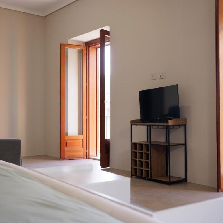 La Terrazza di Viola - Deluxe Double or Twin Room with City View - 8
