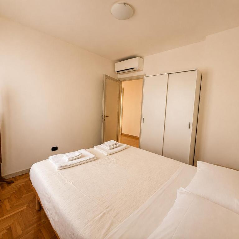 Lukas Home - Lake View & Vittoriale - Appartamento Deluxe con 3 Camere da Letto - 16