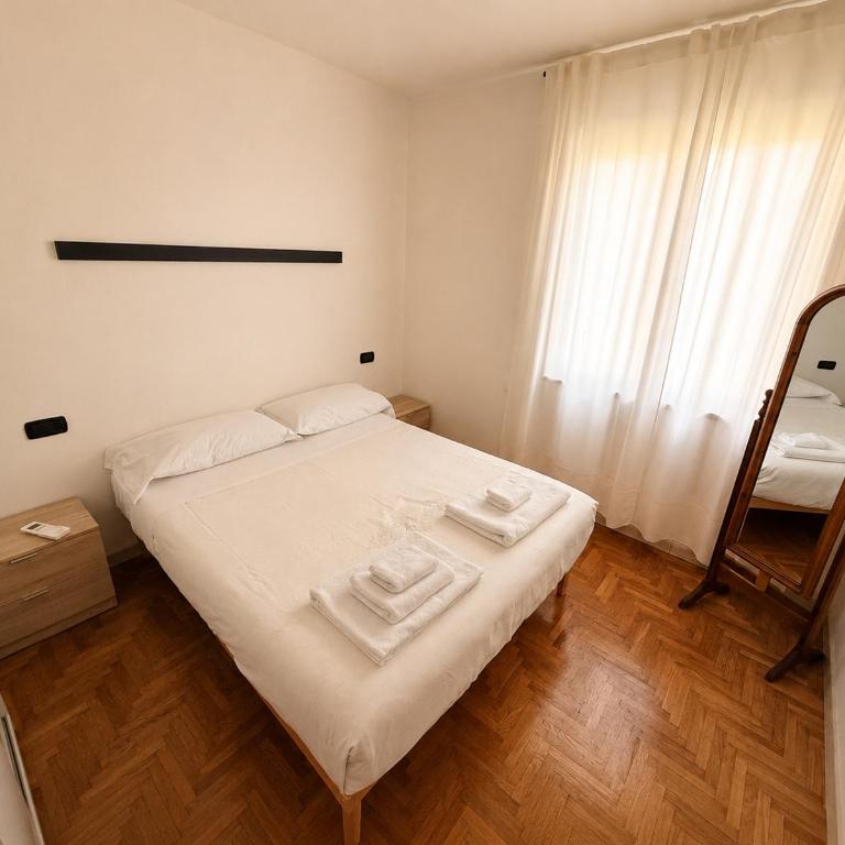 Lukas Home - Lake View & Vittoriale - Appartamento Deluxe con 3 Camere da Letto - 14