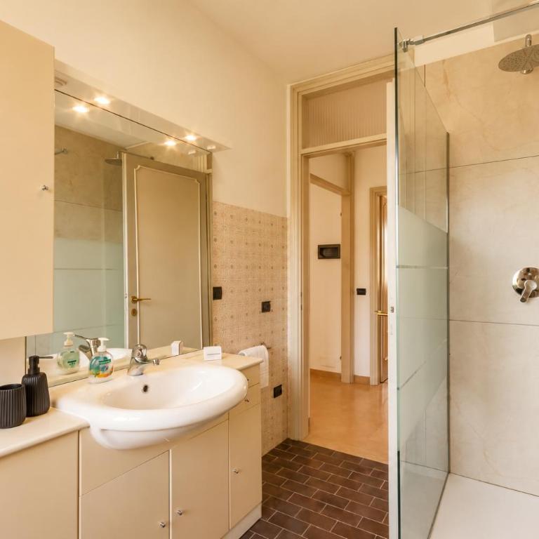 Lukas Home - Lake View & Vittoriale - Appartamento Deluxe con 3 Camere da Letto - 23