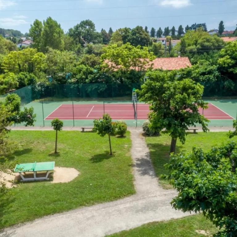 T3 résidence 4 étoiles piscine et 400 m plage Erromardie - Appartement 3 Chambres - 13