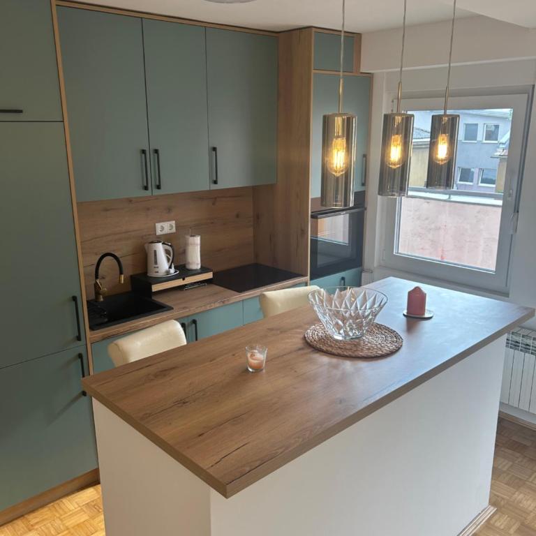Modern Central Apartment Nora City Lights - Near Old Town - Apartman sa Pogledom na Grad - 17