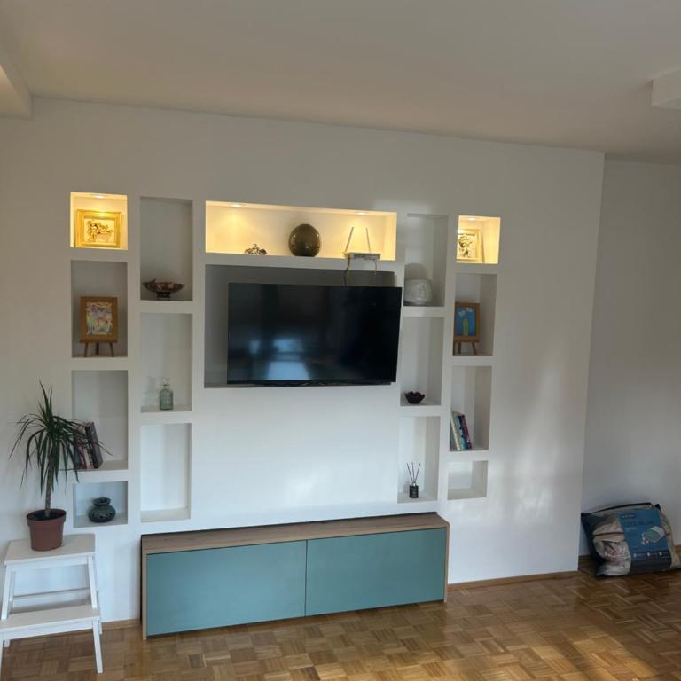Modern Central Apartment Nora City Lights - Near Old Town - Apartman sa Pogledom na Grad - 4