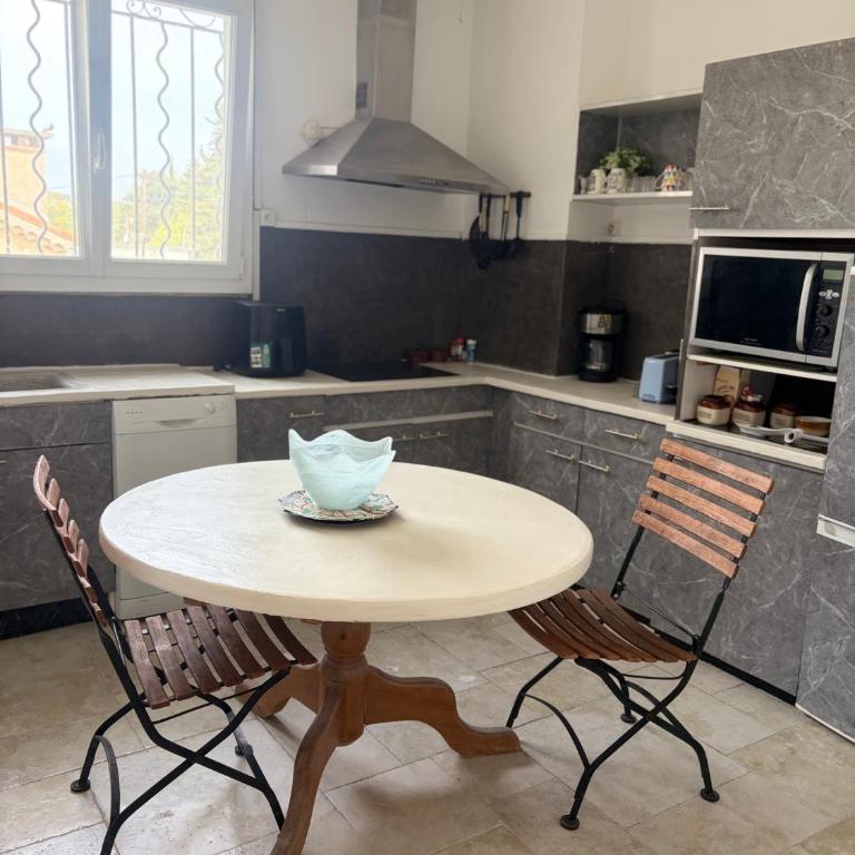 Très beau Studio lumineux dans Villa avec piscine - Appartement 2 Chambres - Vue sur Piscine - 11