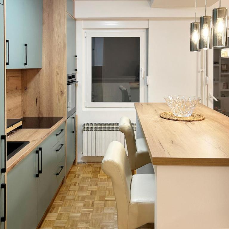 Modern Central Apartment Nora City Lights - Near Old Town - Apartman sa Pogledom na Grad - 18