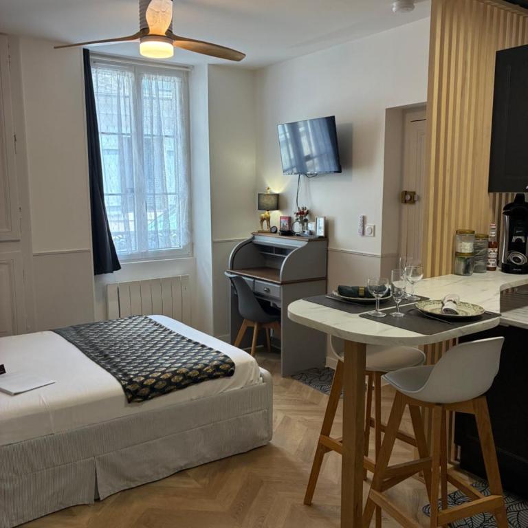 Le Studio Haslay SERAUCOURT en plein cœur de ville de BOURGES - Charme de l ancien et confort contemporain - Apartamento de 1 dormitorio - 3