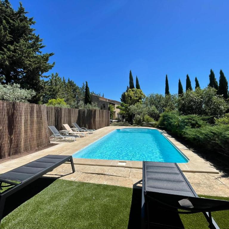 Villa La Familliale, piscine avec vue imprenable sur Gordes - Villa - 37