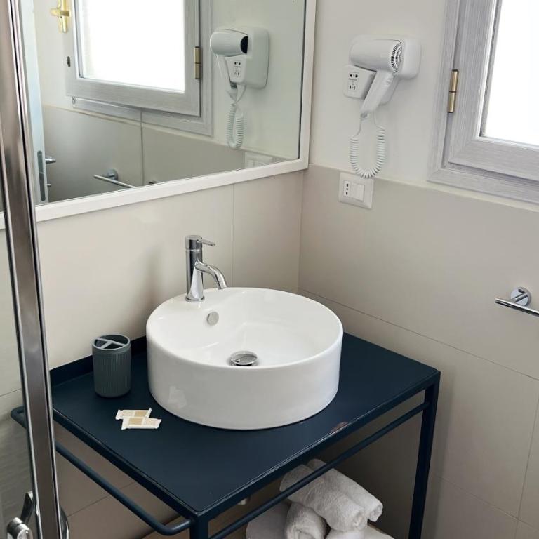 B&B Felix - Porto Cesareo - Quadruple Room with Private Bathroom - 6