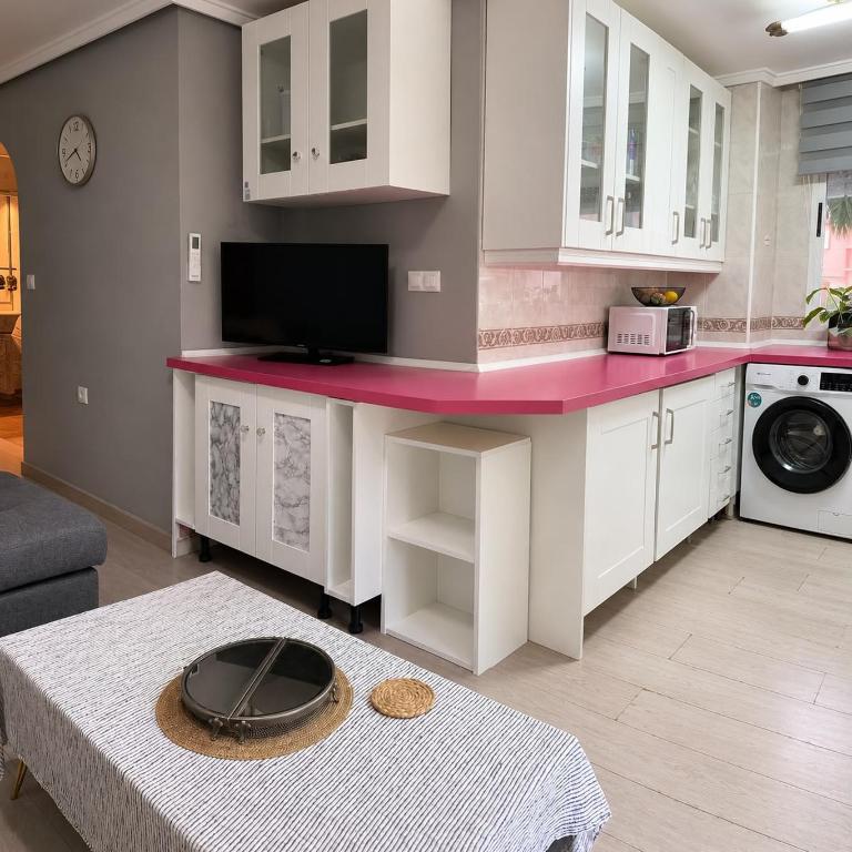 Apartamento con piscina, wi-fi, balcon a solo 2 minutos de la playa - One-Bedroom Loft Apartment with One Queen Bed - 14