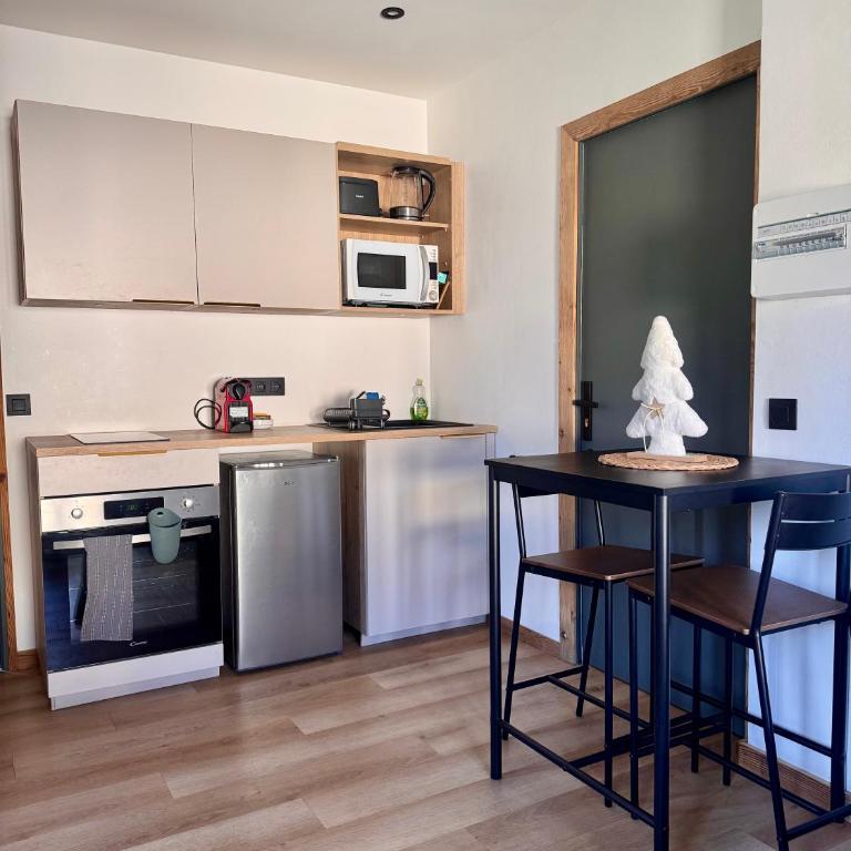Cosy, Jardin & Montagne Proche TMB - Studio avec Vue sur Jardin - 6