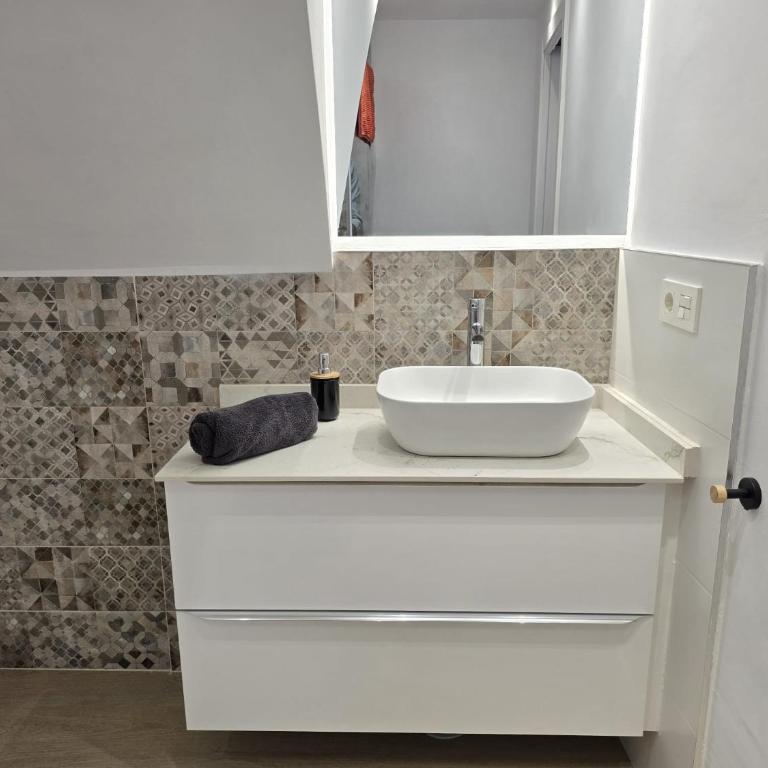 Socorro Plaza Boutique - One-Bedroom Apartment with View - 8