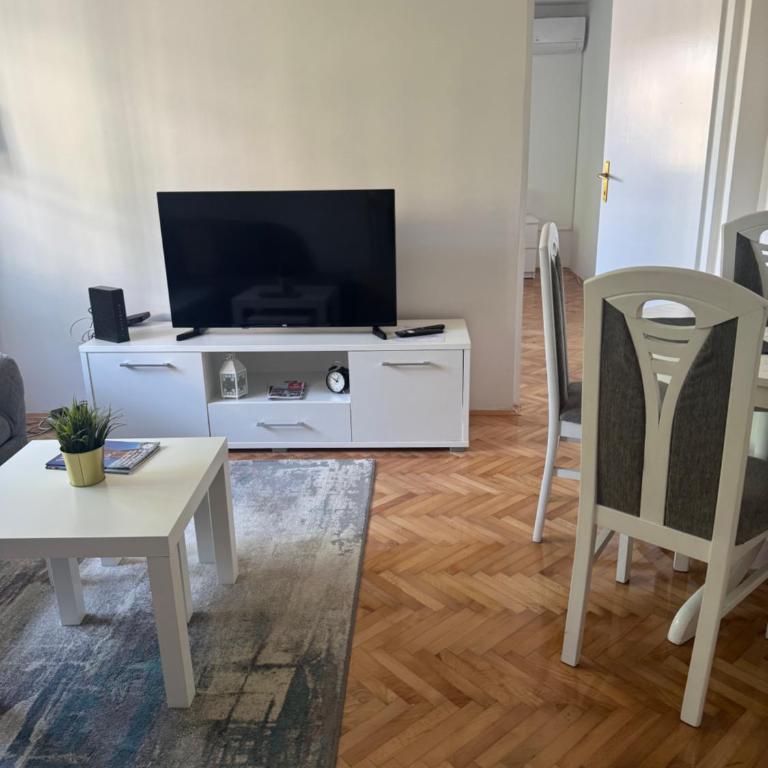 Apartments FAMILY & FRIENDS -free parking - Deluxe Double Studio - 5