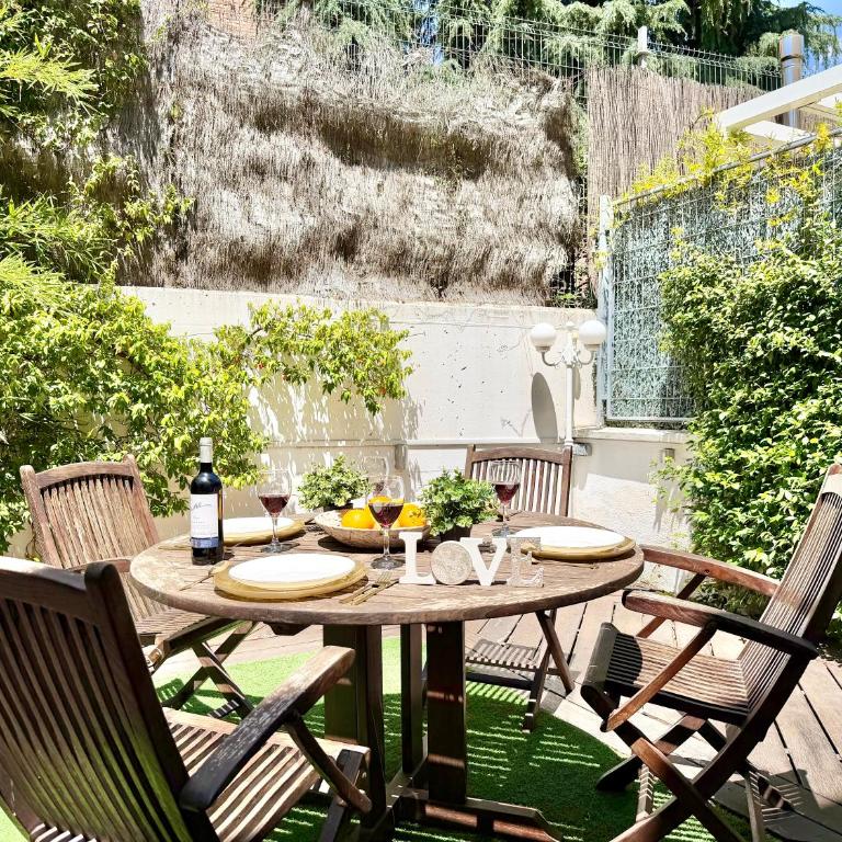Premium 7 Bdr Villa Terrace & Parking by TuriVida - Apartamento - 1